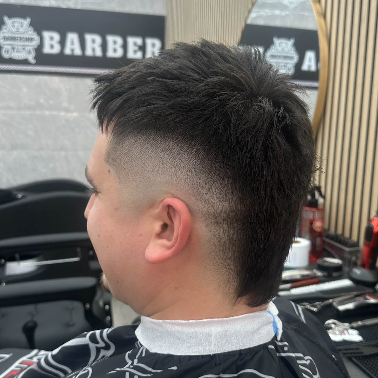 Pompadour a finální styling Odessa Barber